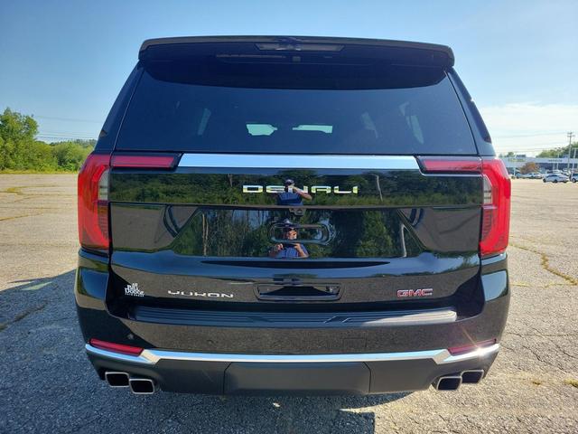 Photo of 2025 Onyx Black GMC Yukon XL
