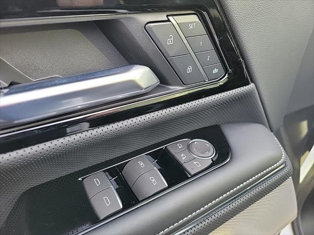 Photo of 2025 Summit White GMC Sierra EV