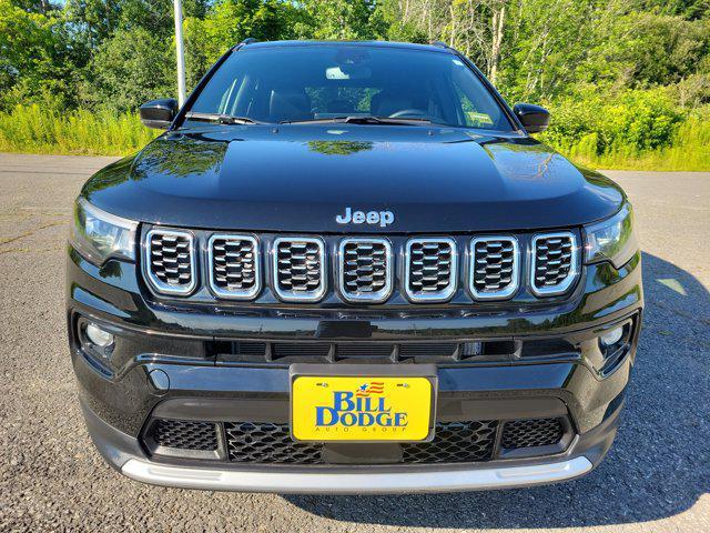 Photo of 2024 Diamond Black Crystal Pearlcoat Jeep Compass