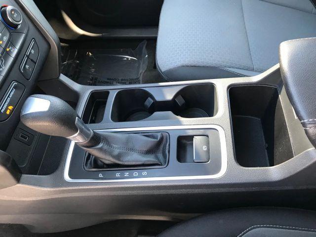 Photo of 2017 White Ford Escape