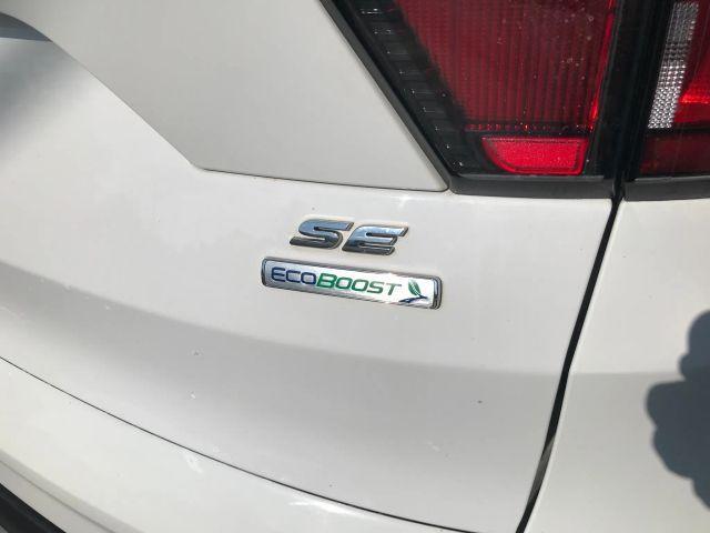 Photo of 2017 White Ford Escape