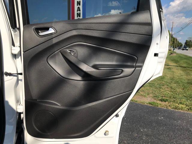 Photo of 2017 White Ford Escape