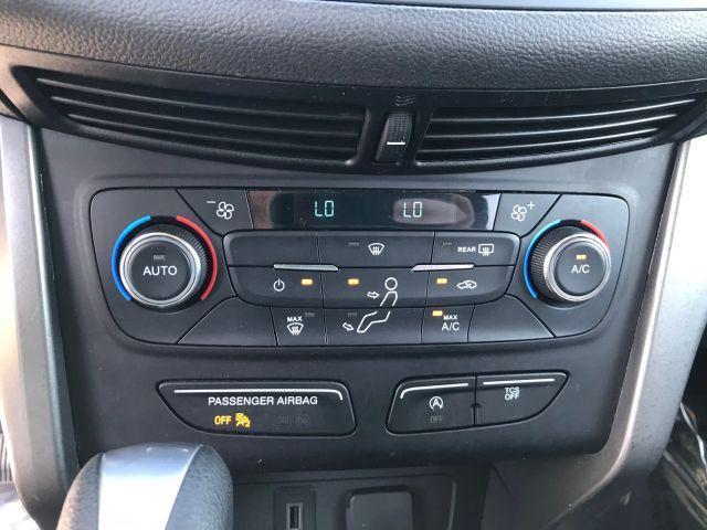 Photo of 2017 White Ford Escape