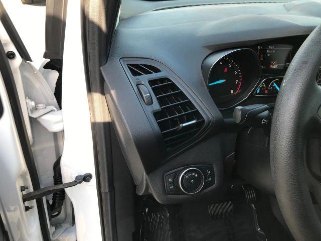 Photo of 2017 White Ford Escape
