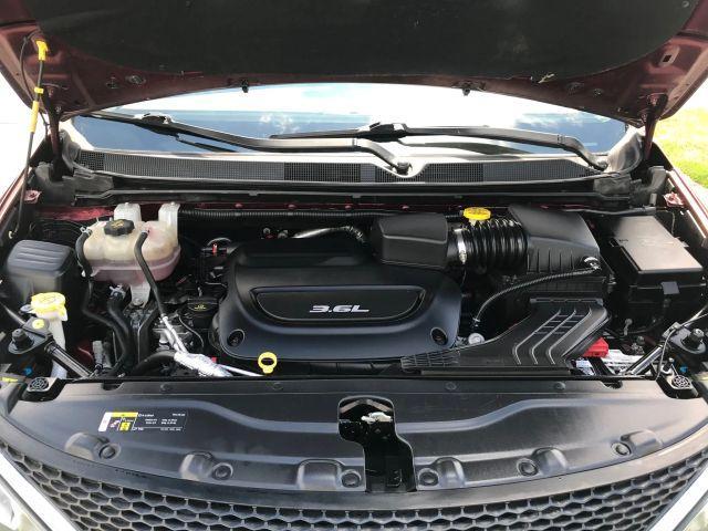 Photo of 2018 Burgundy Chrysler Pacifica