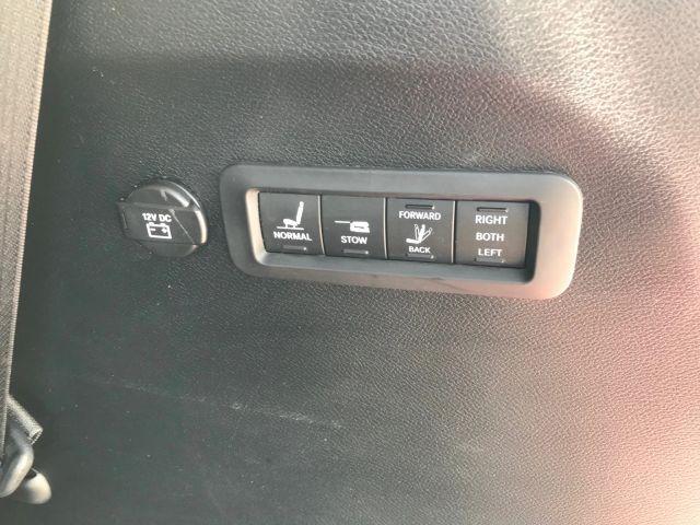Photo of 2018 Burgundy Chrysler Pacifica