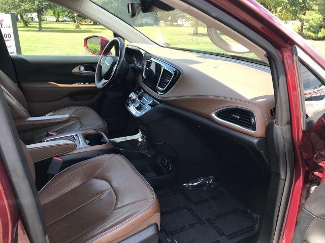 Photo of 2018 Burgundy Chrysler Pacifica