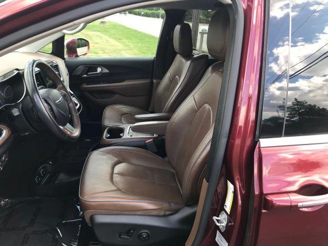 Photo of 2018 Burgundy Chrysler Pacifica