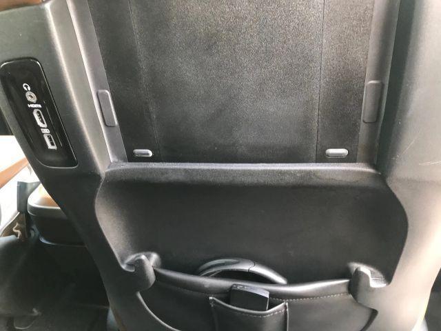 Photo of 2018 Burgundy Chrysler Pacifica