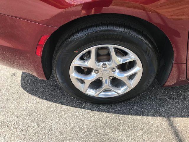 Photo of 2018 Burgundy Chrysler Pacifica