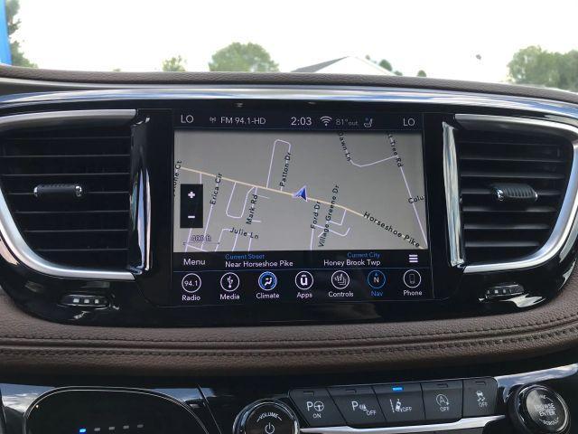 Photo of 2018 Burgundy Chrysler Pacifica