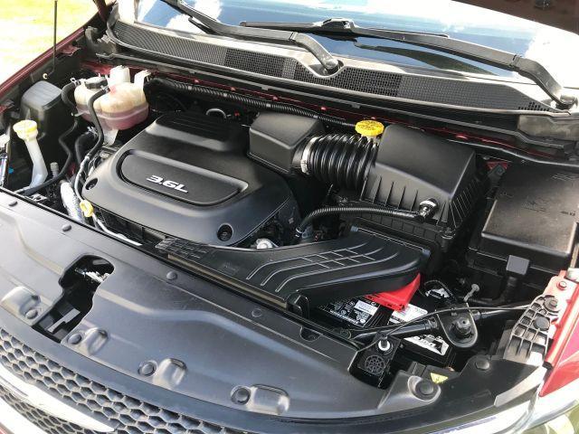 Photo of 2018 Burgundy Chrysler Pacifica