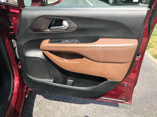 Photo of 2018 Burgundy Chrysler Pacifica