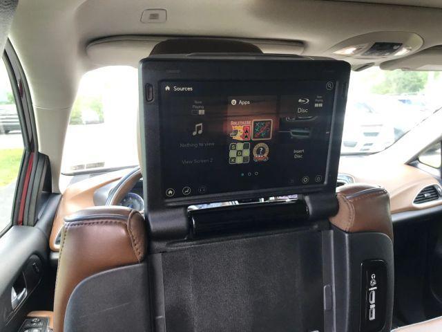 Photo of 2018 Burgundy Chrysler Pacifica