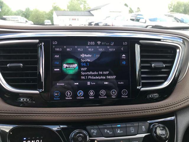 Photo of 2018 Burgundy Chrysler Pacifica