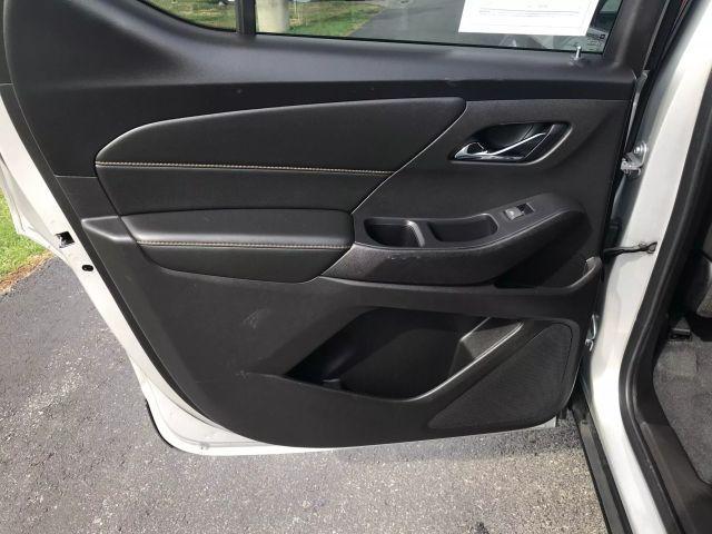 Photo of 2021 Silver Chevrolet Traverse