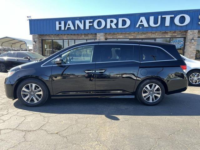 Photo of 2016 Crystal Black Pearl Honda Odyssey