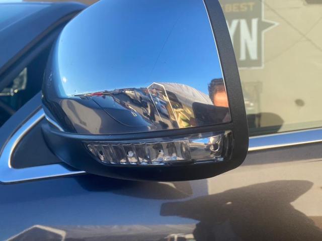 Photo of 2021 Granite Crystal Metallic Clearcoat Jeep Grand Cherokee