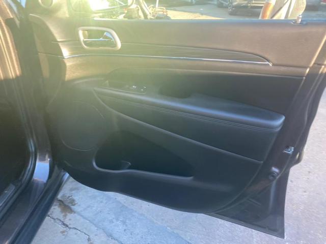 Photo of 2021 Granite Crystal Metallic Clearcoat Jeep Grand Cherokee