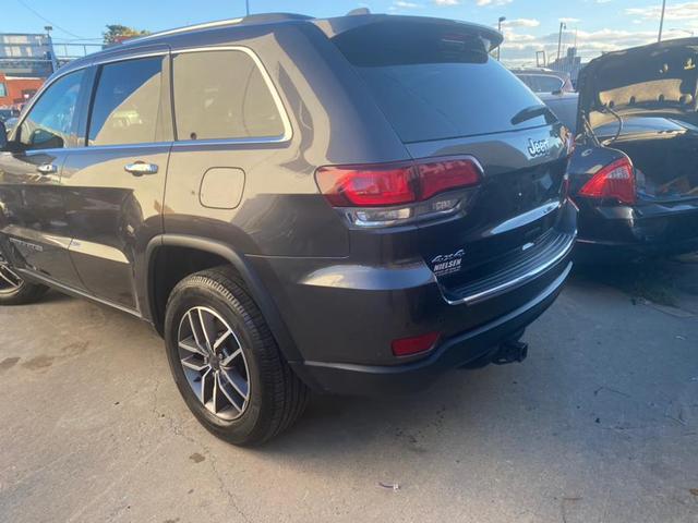 Photo of 2021 Granite Crystal Metallic Clearcoat Jeep Grand Cherokee