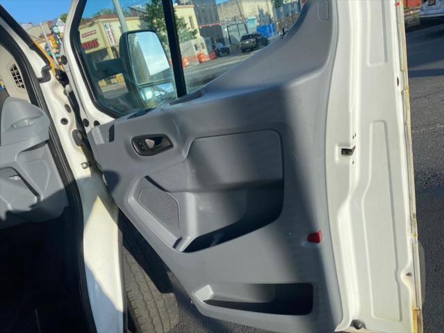 Photo of 2015 Lunar Sky Metallic Ford Transit-250
