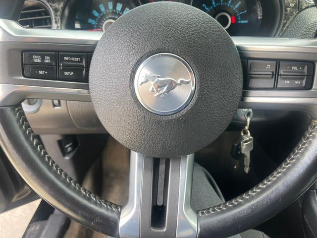 Photo of 2013 Black Ford Mustang