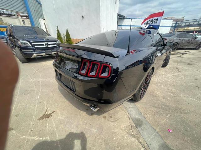 Photo of 2013 Black Ford Mustang