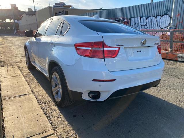 Photo of 2012 Alpine White BMW X6