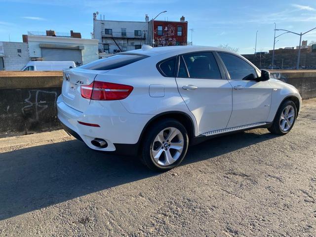Photo of 2012 Alpine White BMW X6