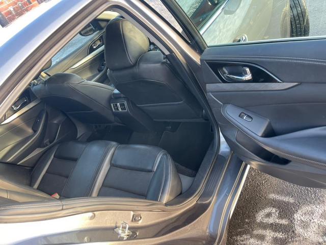 Photo of 2017 Gun Metallic Nissan Maxima