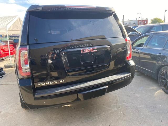 Photo of 2016 Onyx Black GMC Yukon XL