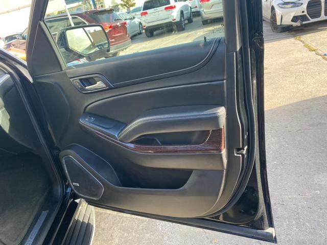 Photo of 2016 Onyx Black GMC Yukon XL