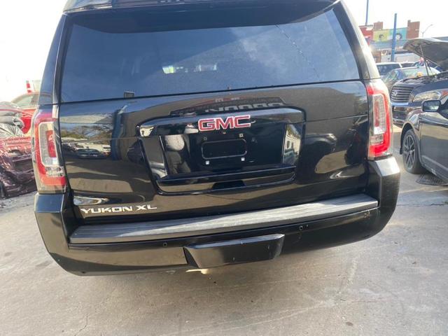 Photo of 2016 Onyx Black GMC Yukon XL