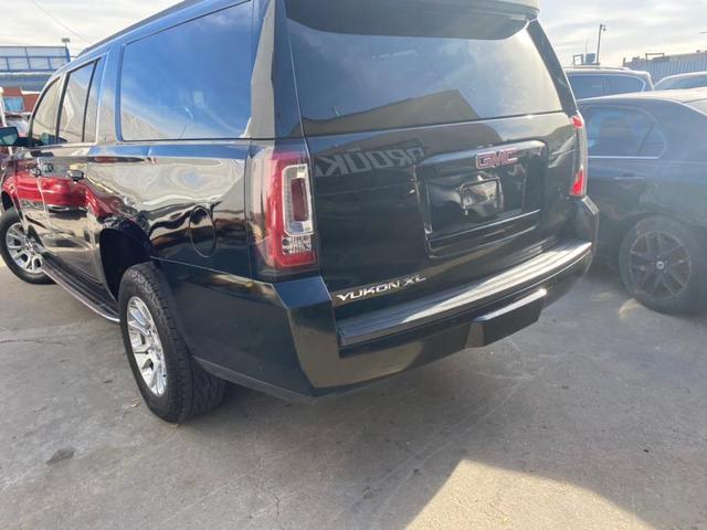 Photo of 2016 Onyx Black GMC Yukon XL