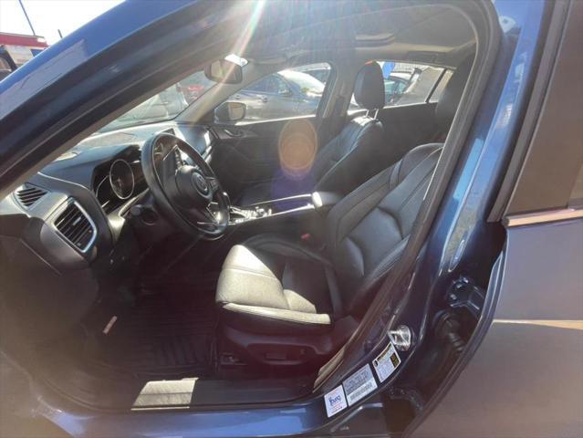 Photo of 2017 Eternal Blue Mica Mazda Mazda3