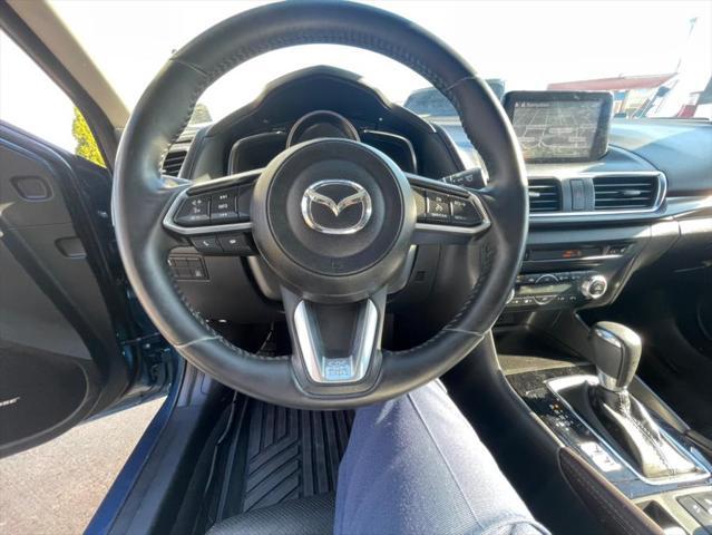Photo of 2017 Eternal Blue Mica Mazda Mazda3