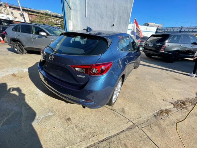Photo of 2017 Eternal Blue Mica Mazda Mazda3