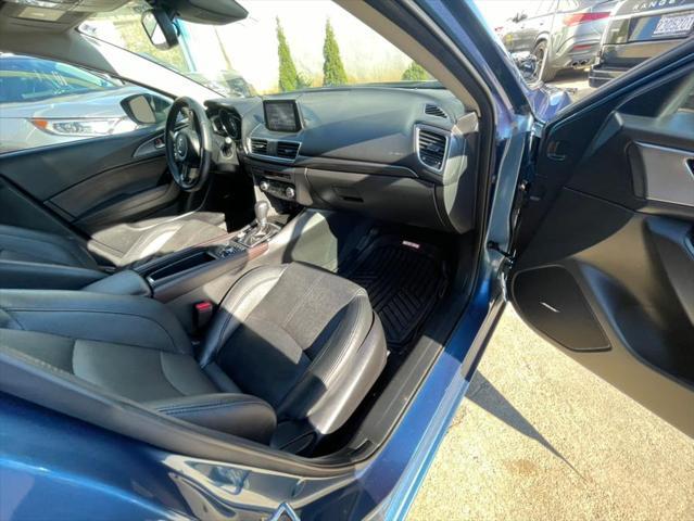Photo of 2017 Eternal Blue Mica Mazda Mazda3