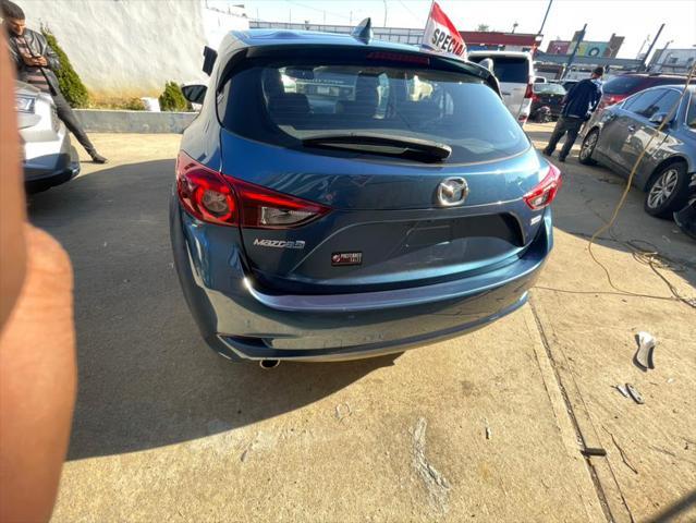 Photo of 2017 Eternal Blue Mica Mazda Mazda3