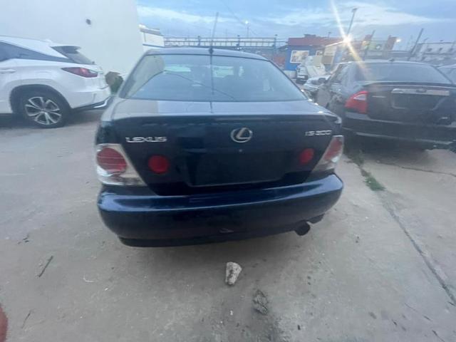 Photo of 2004 Bluestone Metallic Lexus IS 300