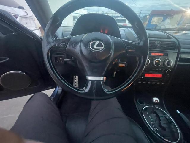 Photo of 2004 Bluestone Metallic Lexus IS 300