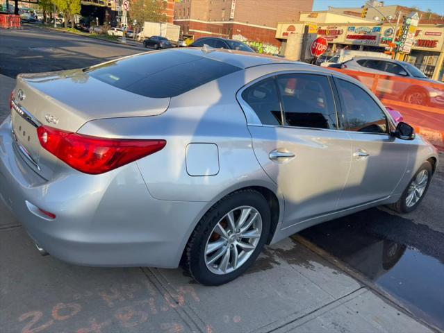 Photo of 2015 Liquid Platinum INFINITI Q50