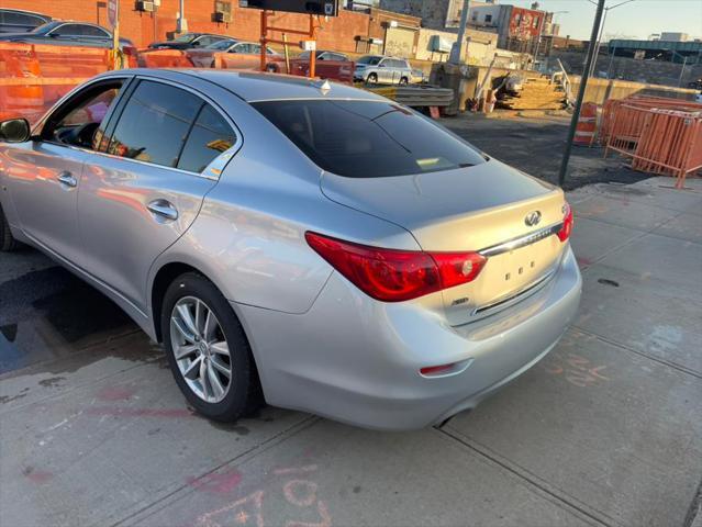 Photo of 2015 Liquid Platinum INFINITI Q50