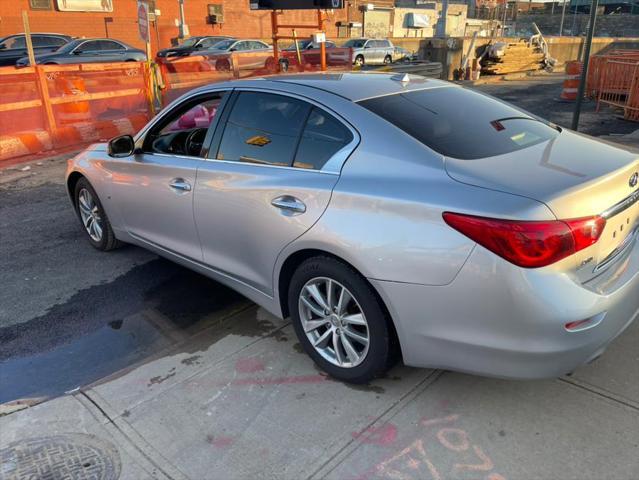 Photo of 2015 Liquid Platinum INFINITI Q50