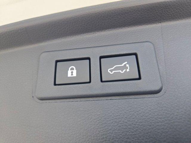 Photo of 2024 Crystal White Pearl Subaru Outback