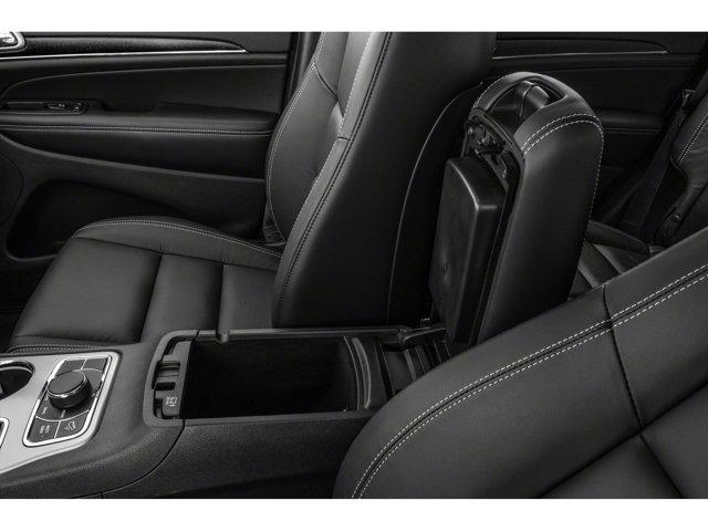 Photo of 2020 Diamond Black Crystal Pearlcoat Jeep Grand Cherokee