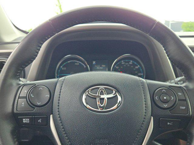 Photo of 2016 Blizzard Pearl Toyota RAV4 Hybrid