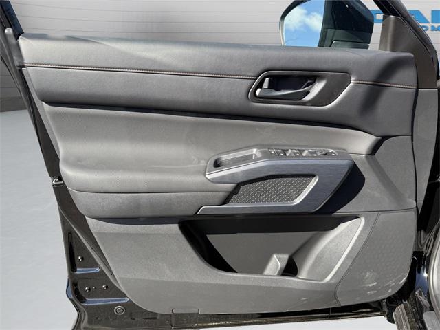 Photo of 2025 Super Black Nissan Pathfinder
