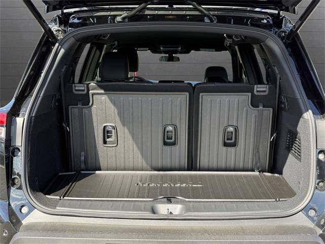 Photo of 2025 Super Black Nissan Pathfinder