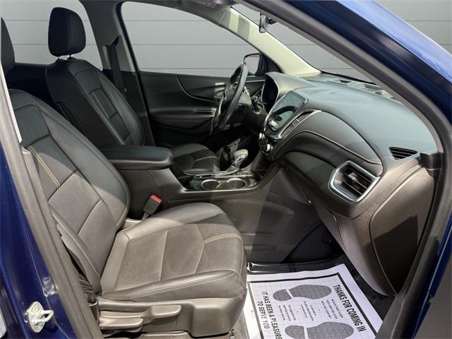 Photo of 2022 Blue Glow Metallic Chevrolet Equinox